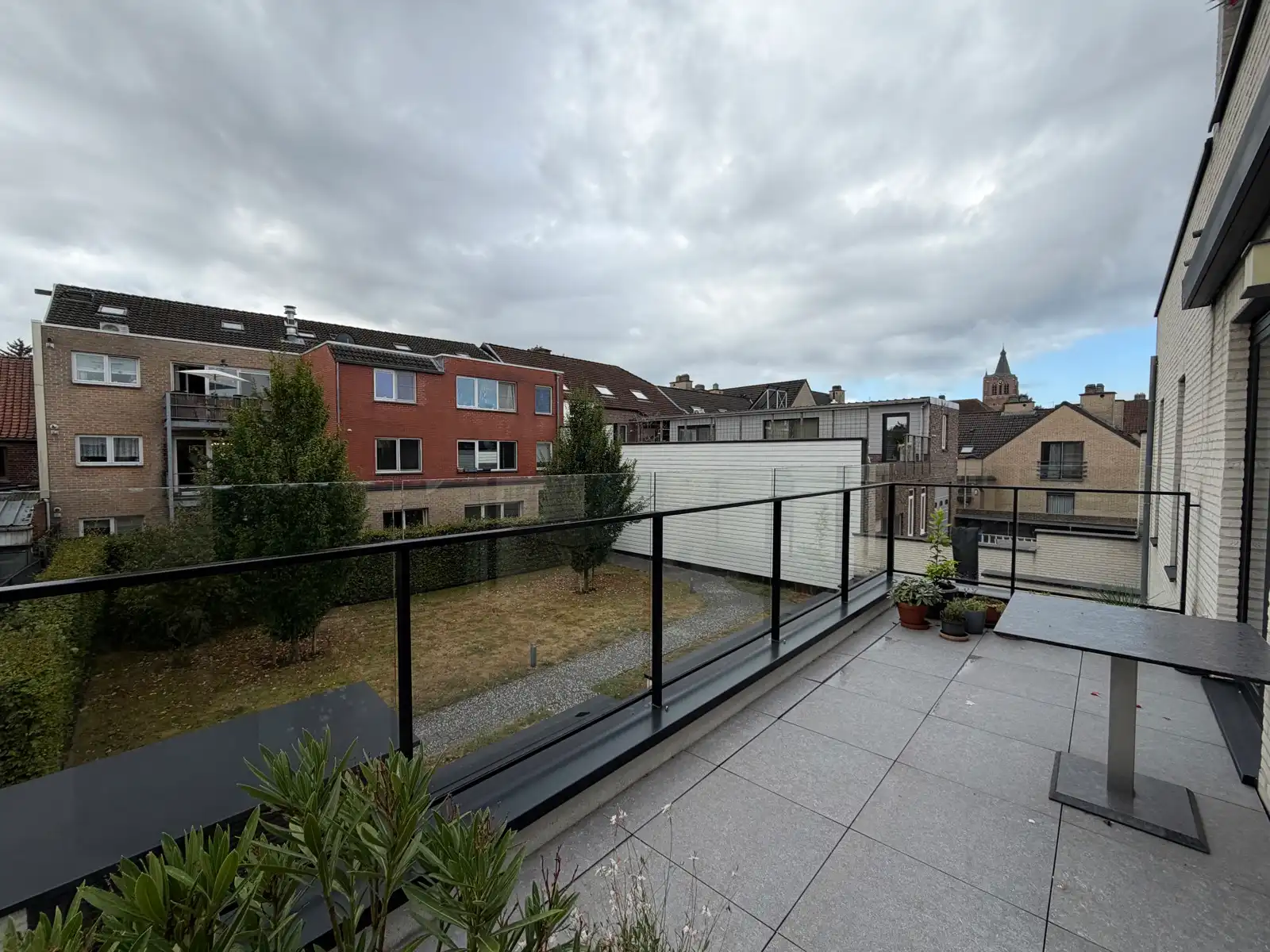 Recent appartement met 2 slaapkamers foto 4