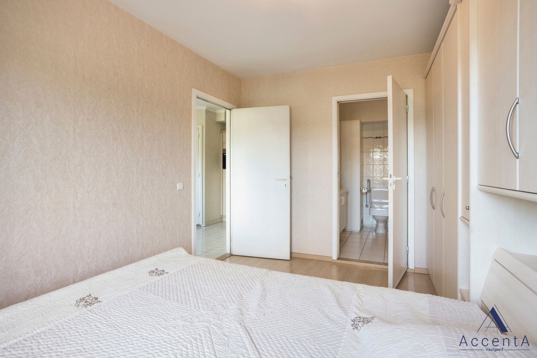 Instapklaar 1-slaapkamerappartement met terras  foto 14