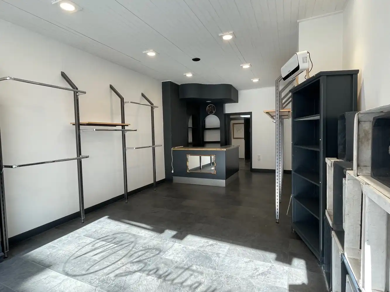 Woning met handelsruimte en 2 appartementen foto 2