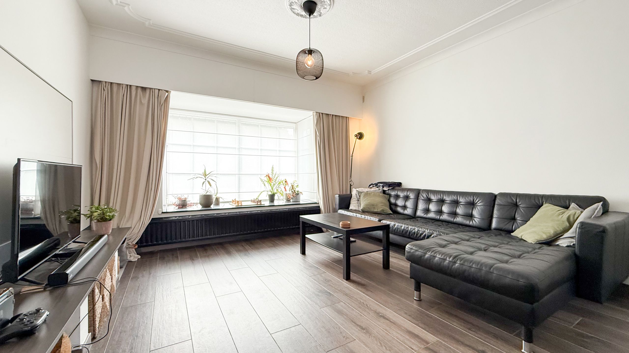 Karaktervolle open instapklare bebouwing met zeer ruime tuin! foto 4