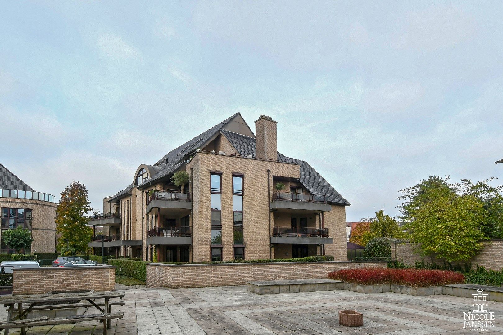 Gelijkvloers luxe-appartement met 3 ruime terrassen en garagebox foto 3