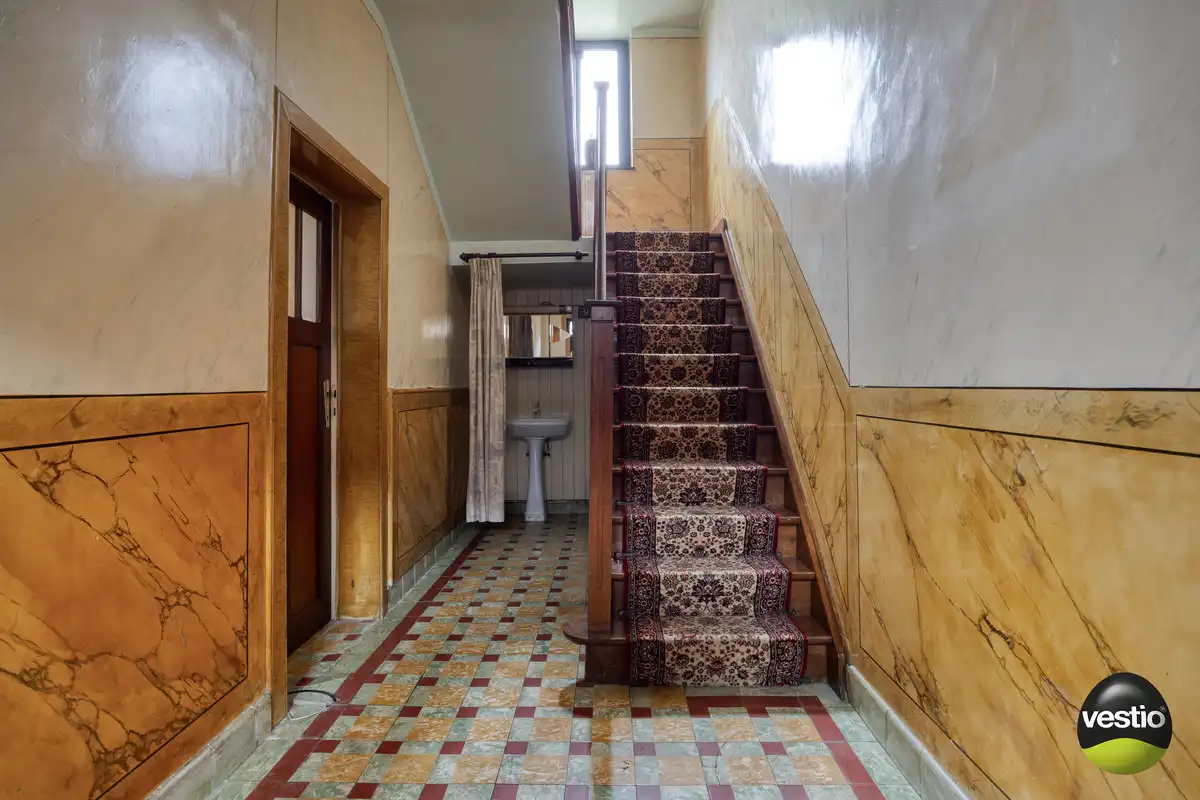 VIERKANTSHOEVE MET 4 BIJHORENDE VARKENSSTALLEN TE SINT-HUIBRECHTS-HERN op 65A79CA. foto 7