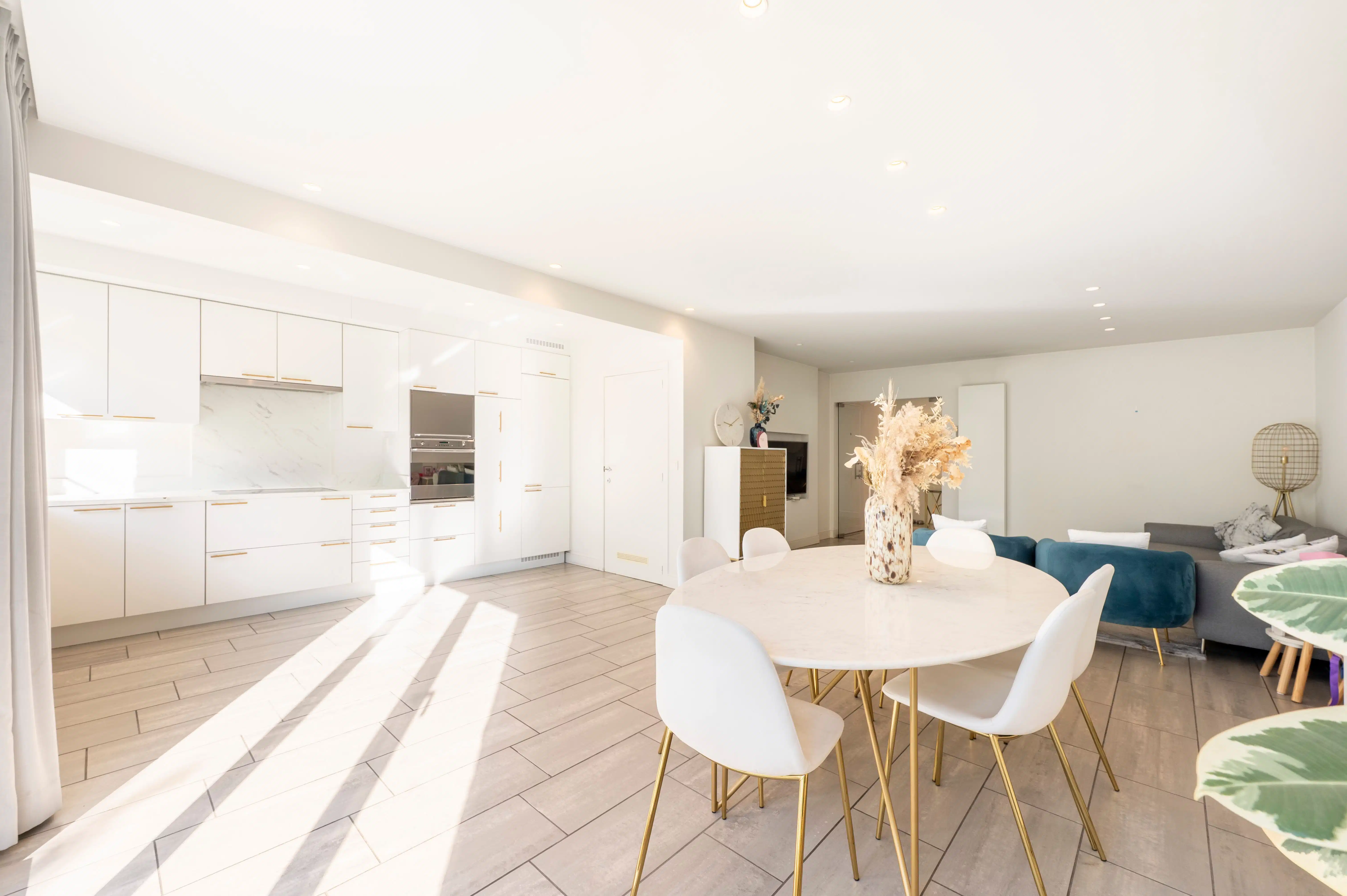 Instapklaar appartement met zonnig terras en garagebox in Brasschaat! foto 12