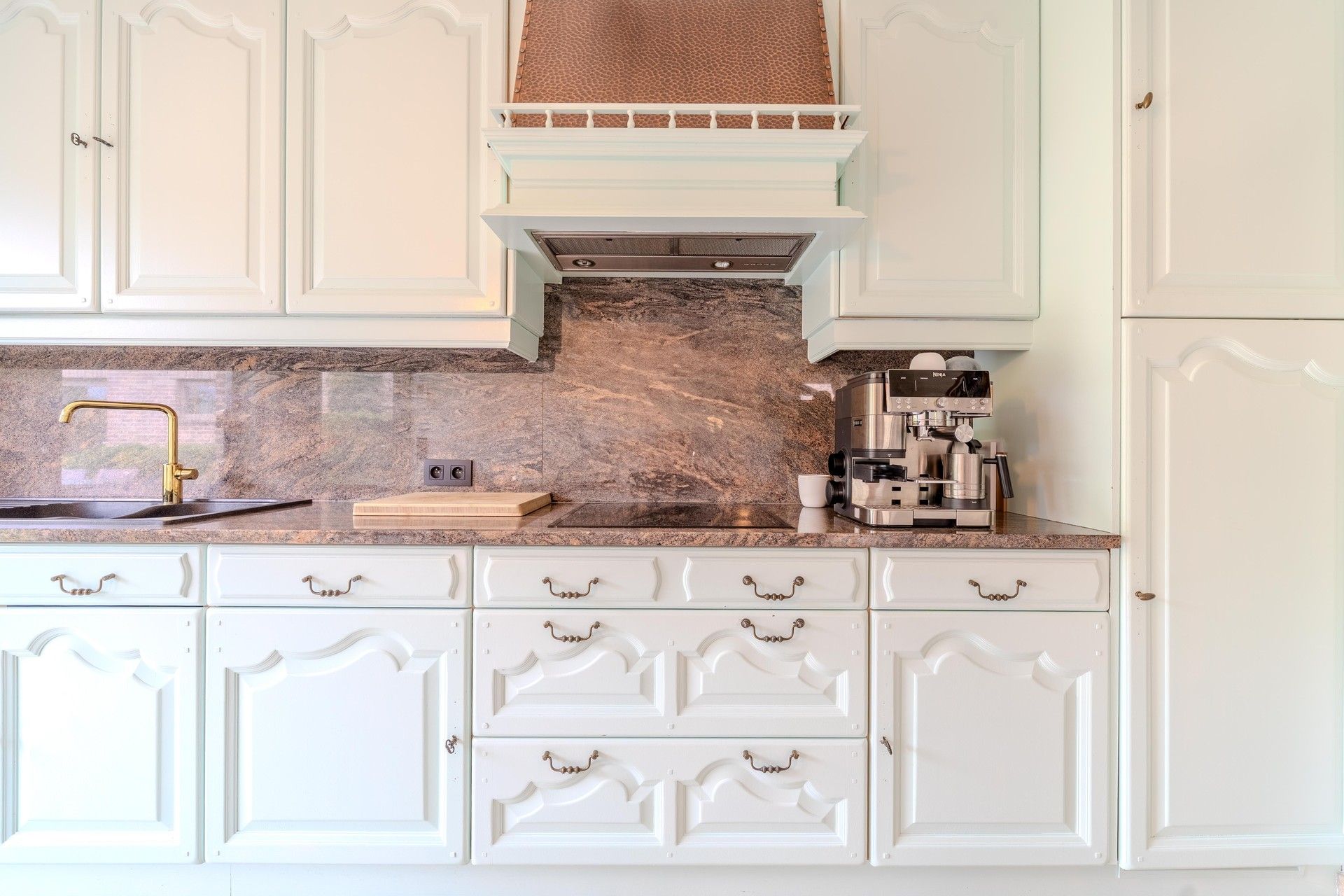 Een karaktervolle, halfopen gezinswoning te Melsele foto 6