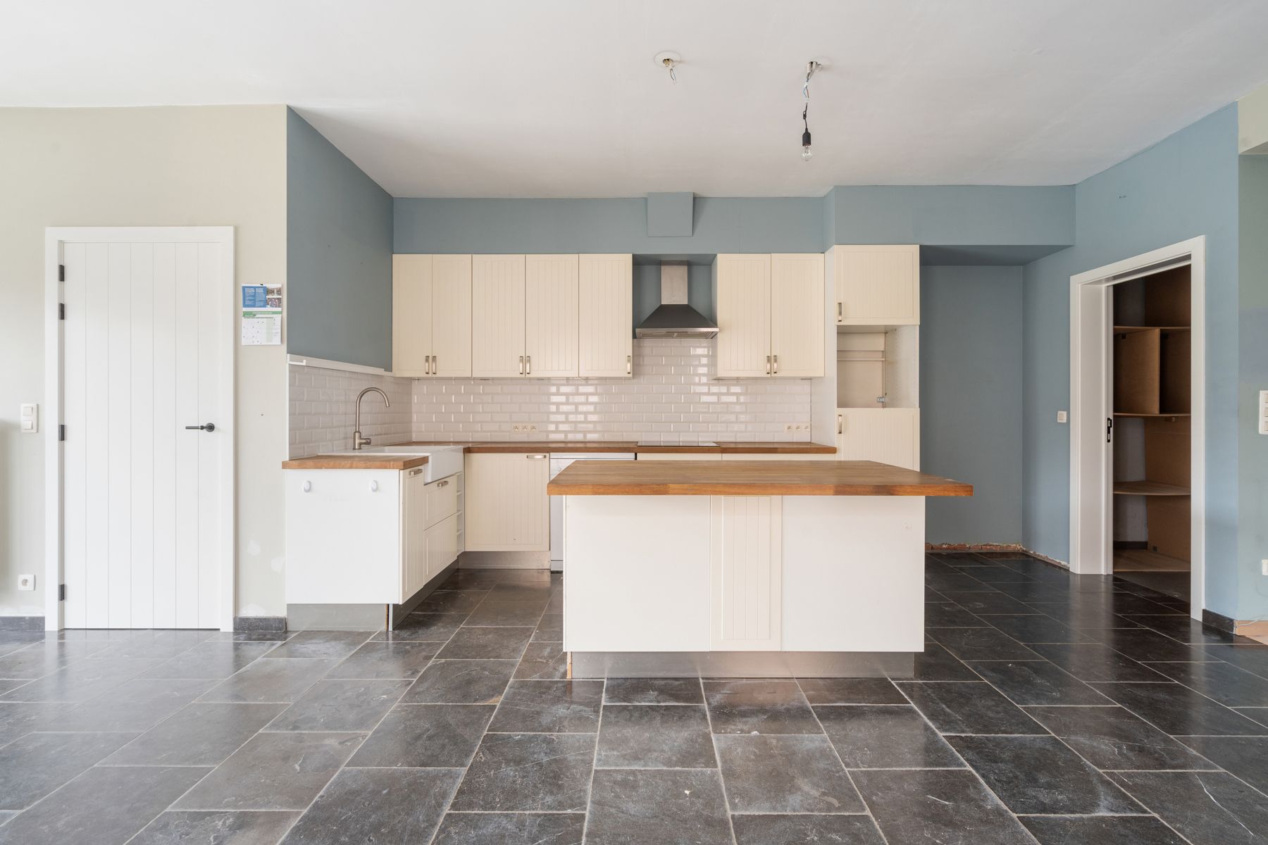 TE KOOP - totaal gerenoveerde woning met 4 slpks te Affligem foto 6