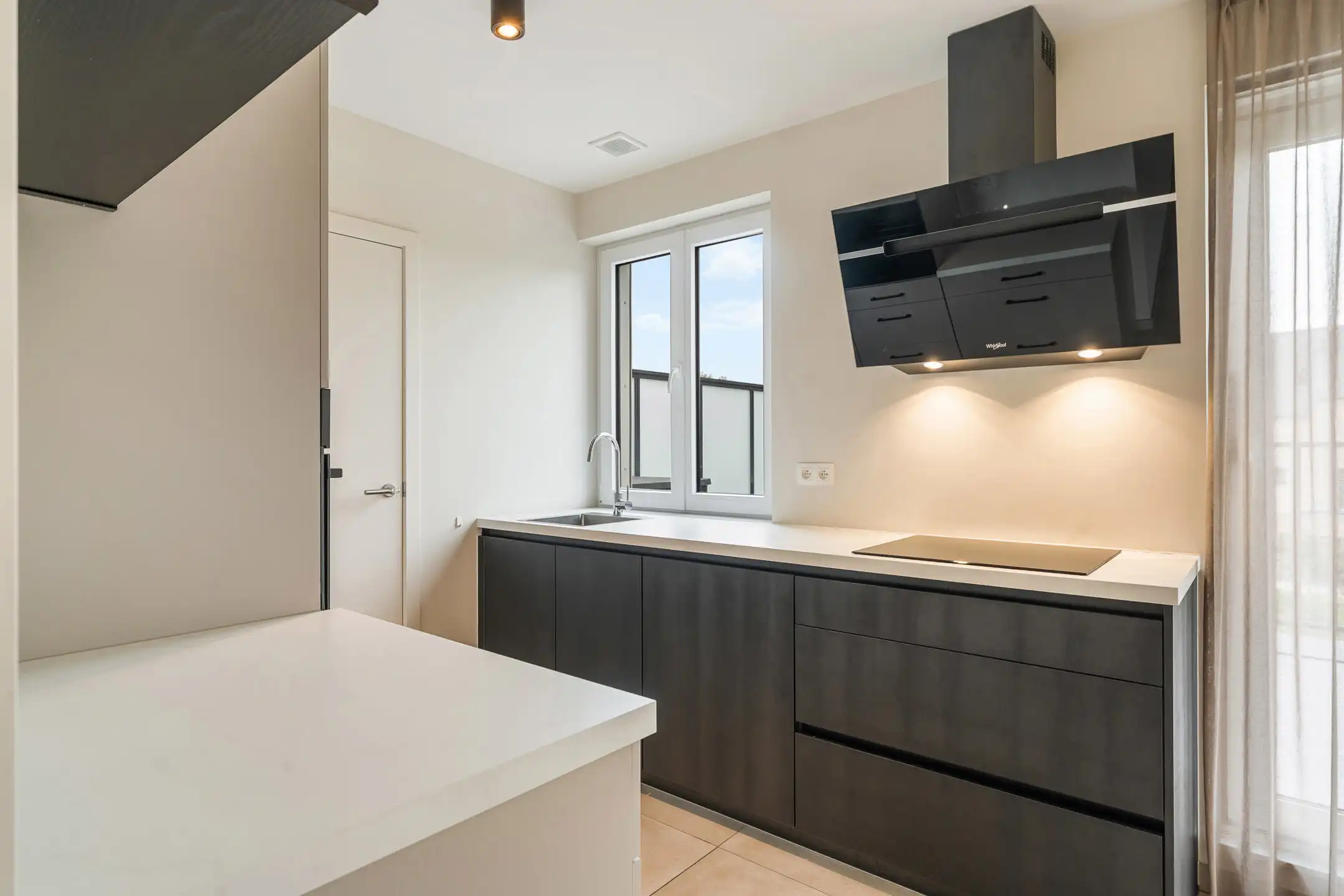 Recent duplex appartement met 2 parkings te Zichen foto 7