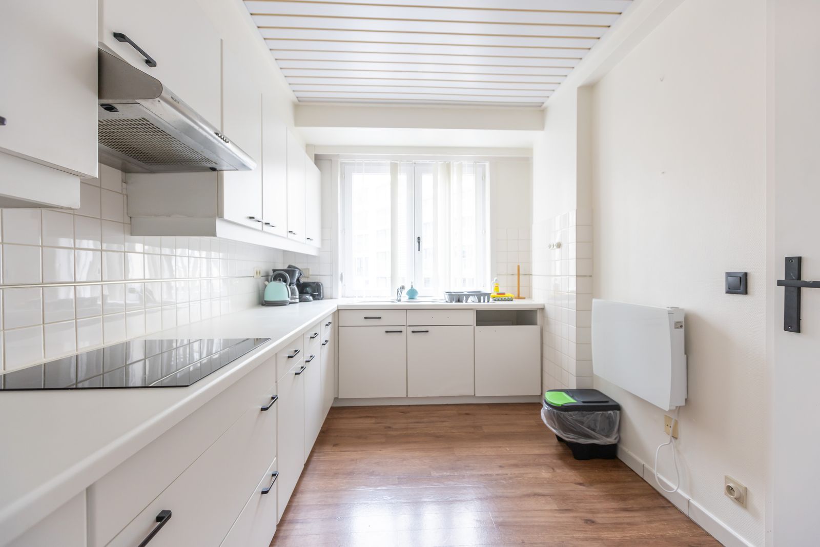 Ruim appartement met 3 slaapkamers en zonnig terras in hartje Oostende, pal aan het strand foto 5