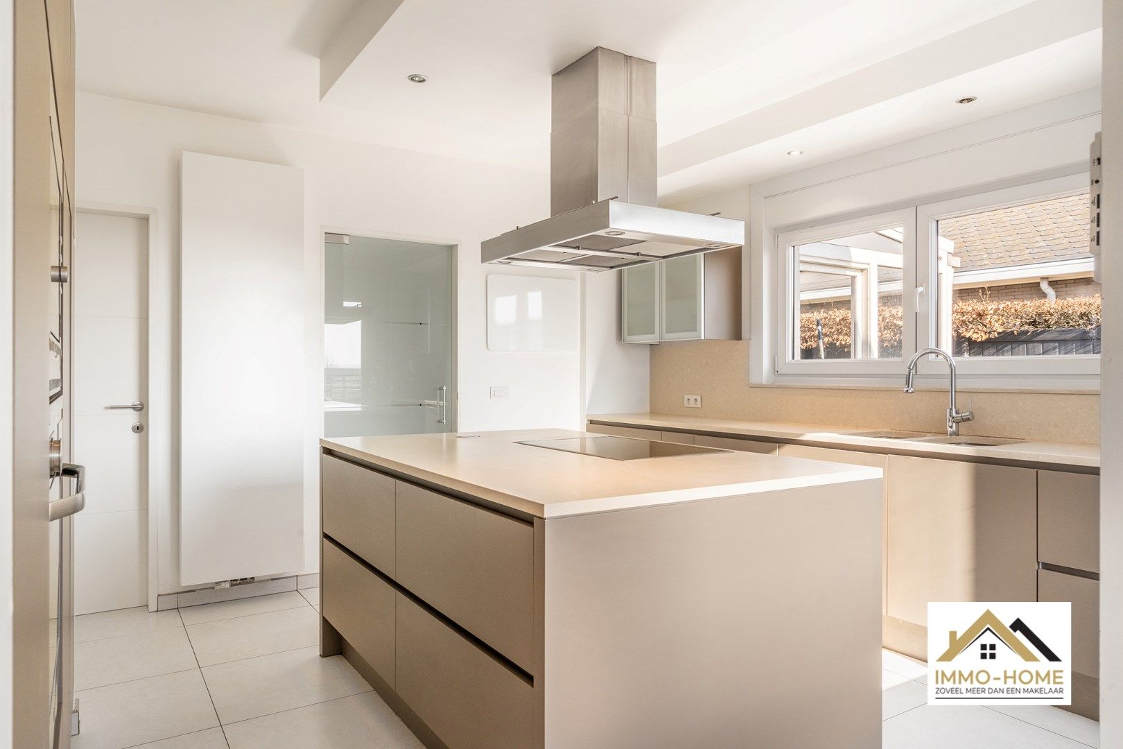 Instapklare bungalow op een perceel van bijna 70 are nabij het centrum van Lochristi! foto 9