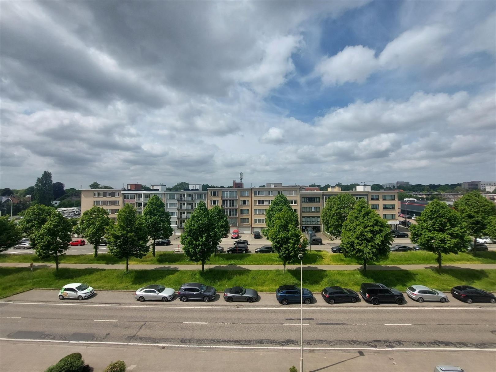 Volledig gerenoveerd appartement met 2 slpks en terras foto 14