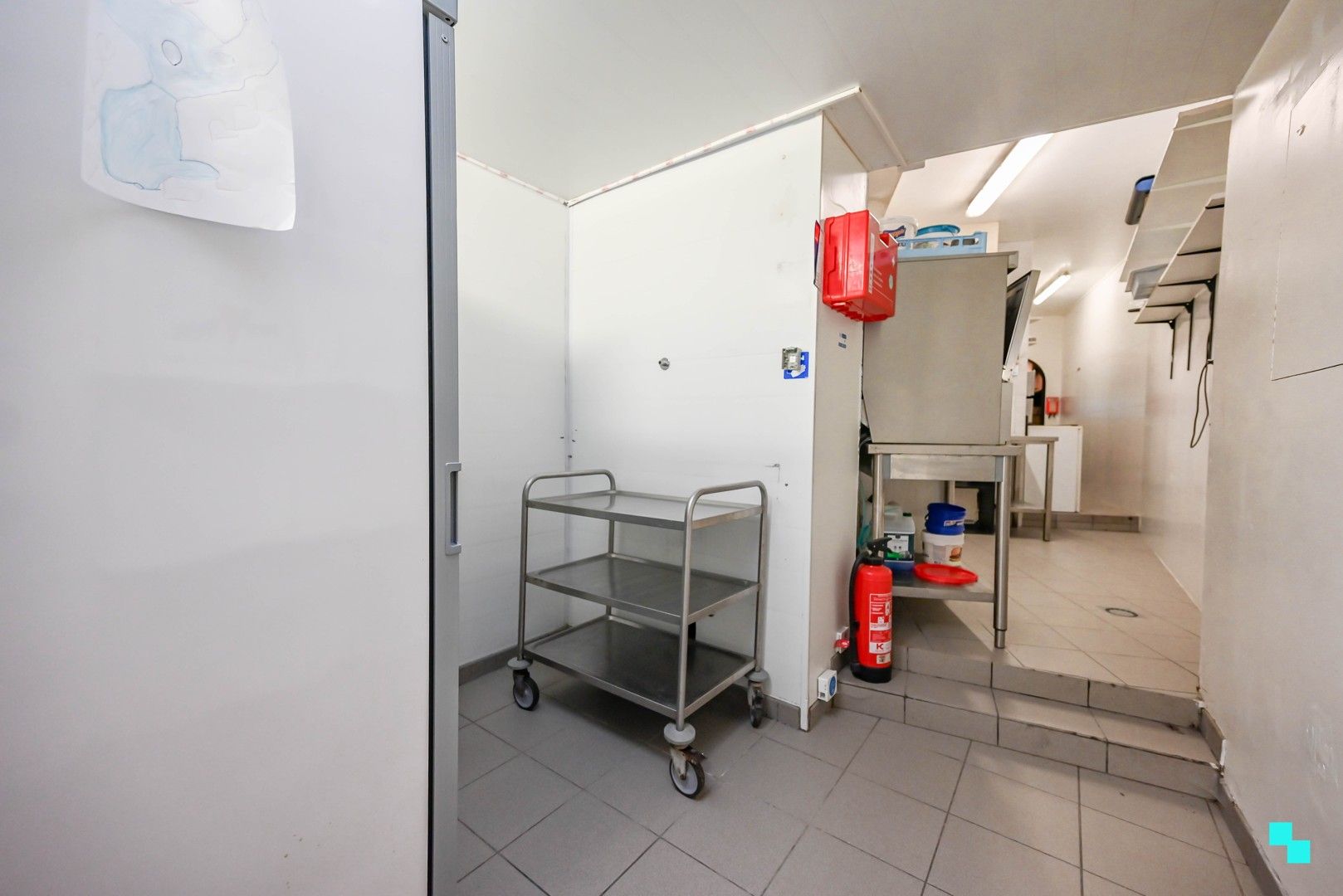 Uiterst commercieel gelegen handelspand foto 20