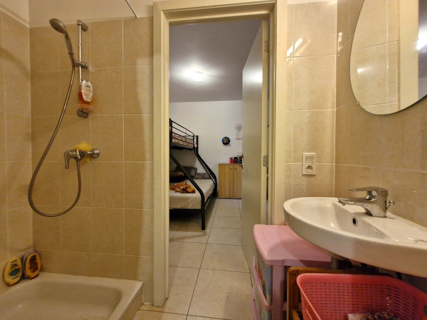 Ruim drieslaapkamerappartement met zonnig terras nabij de zeedijk van Heist. foto 12