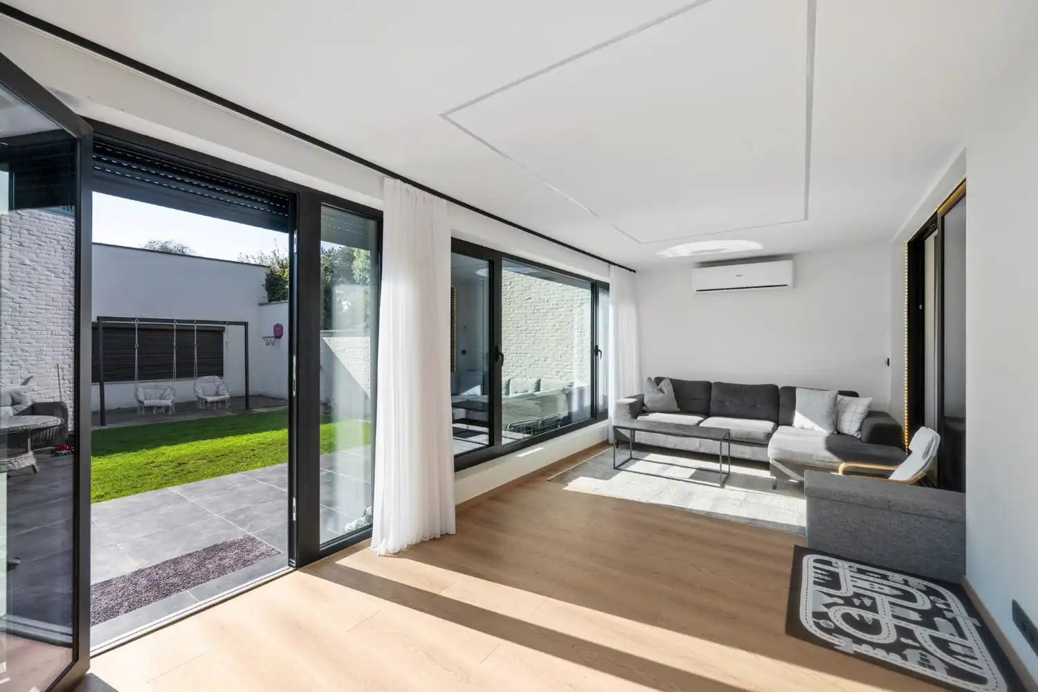 GERENOVEERDE WONING MET MAGAZIJN! foto 8