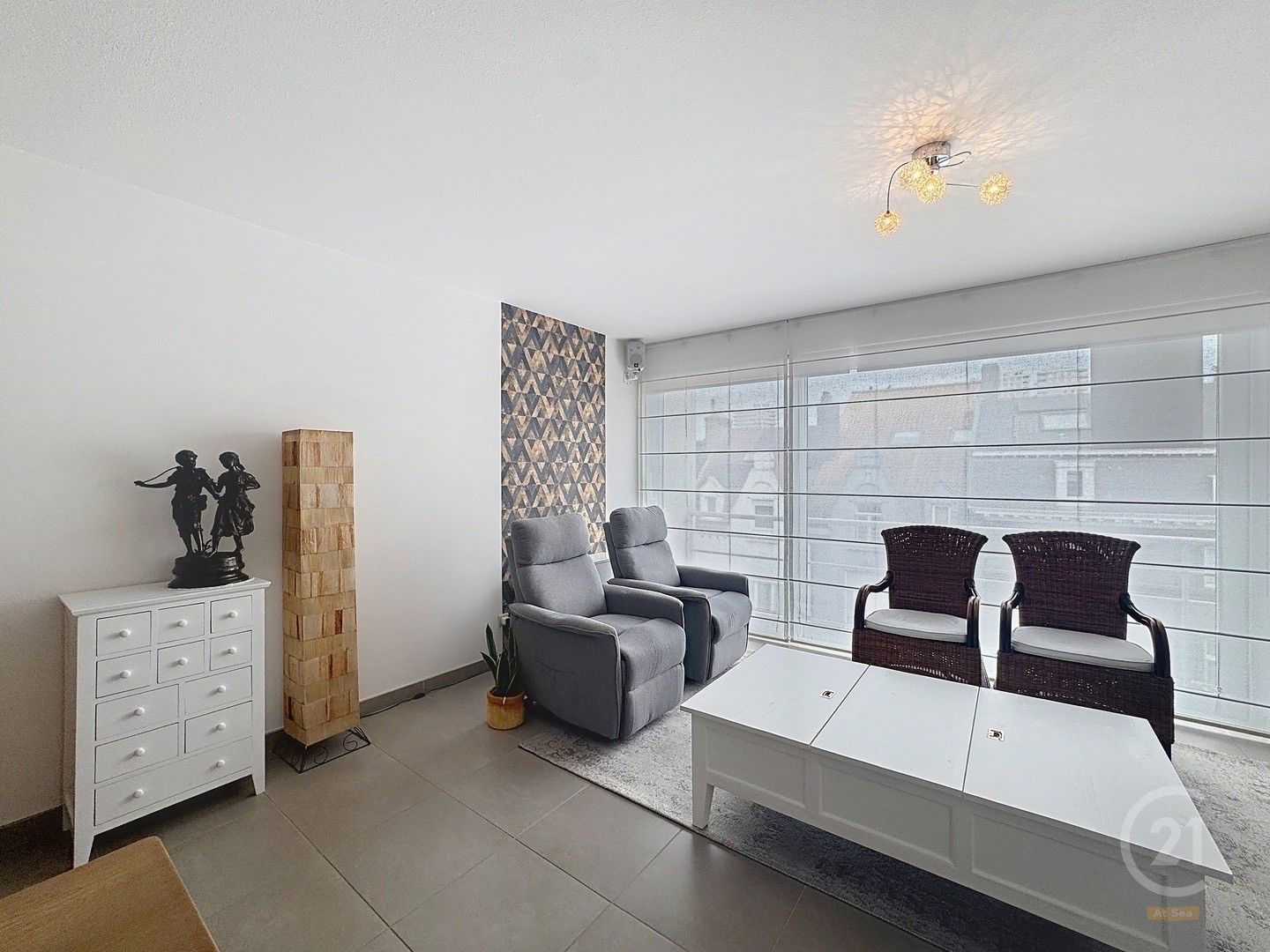 Instapklaar appartement met terras in Oostende foto 4