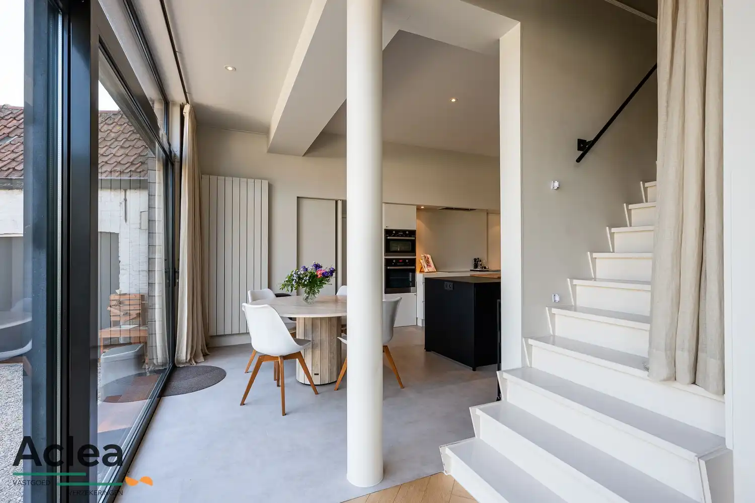 Statige herenwoning met authentieke grandeur aan het Plein in Kaprijke foto 18