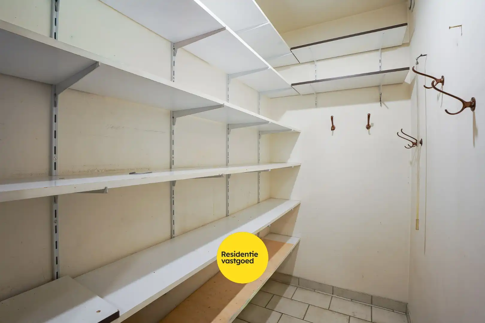 Ruim app met 2 slpks en zonnig terras te Kristus Koning foto 9