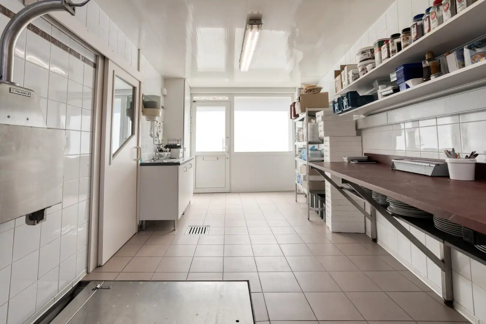 Unieke handelswoning met instapklare woonst en gevestigde handelszaak foto 7