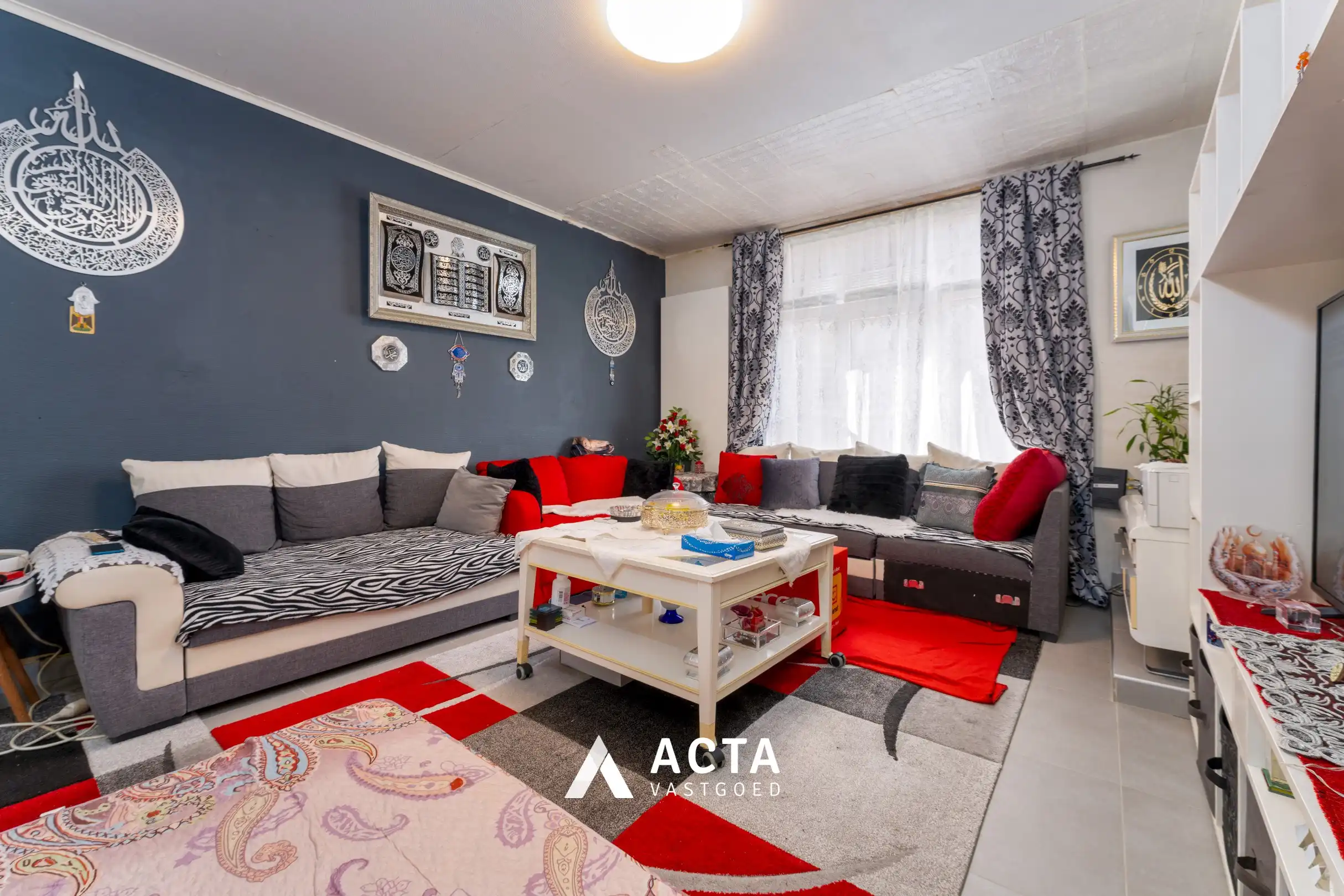 Ruime te renoveren stadswoning met 5 slaapkamers en tuin foto 3