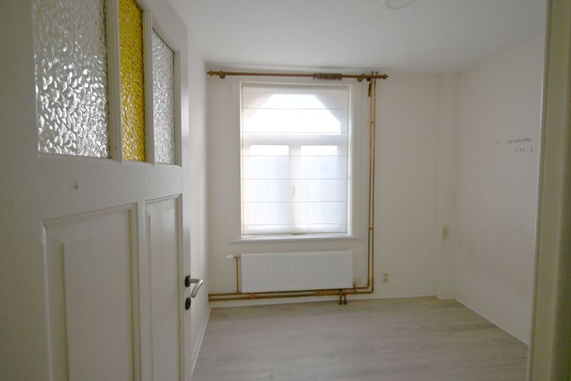 Exclusief te renoveren herenhuis met 5 slpks dit op toplocatie in het aangename Nazareth - De Pinte! foto 12