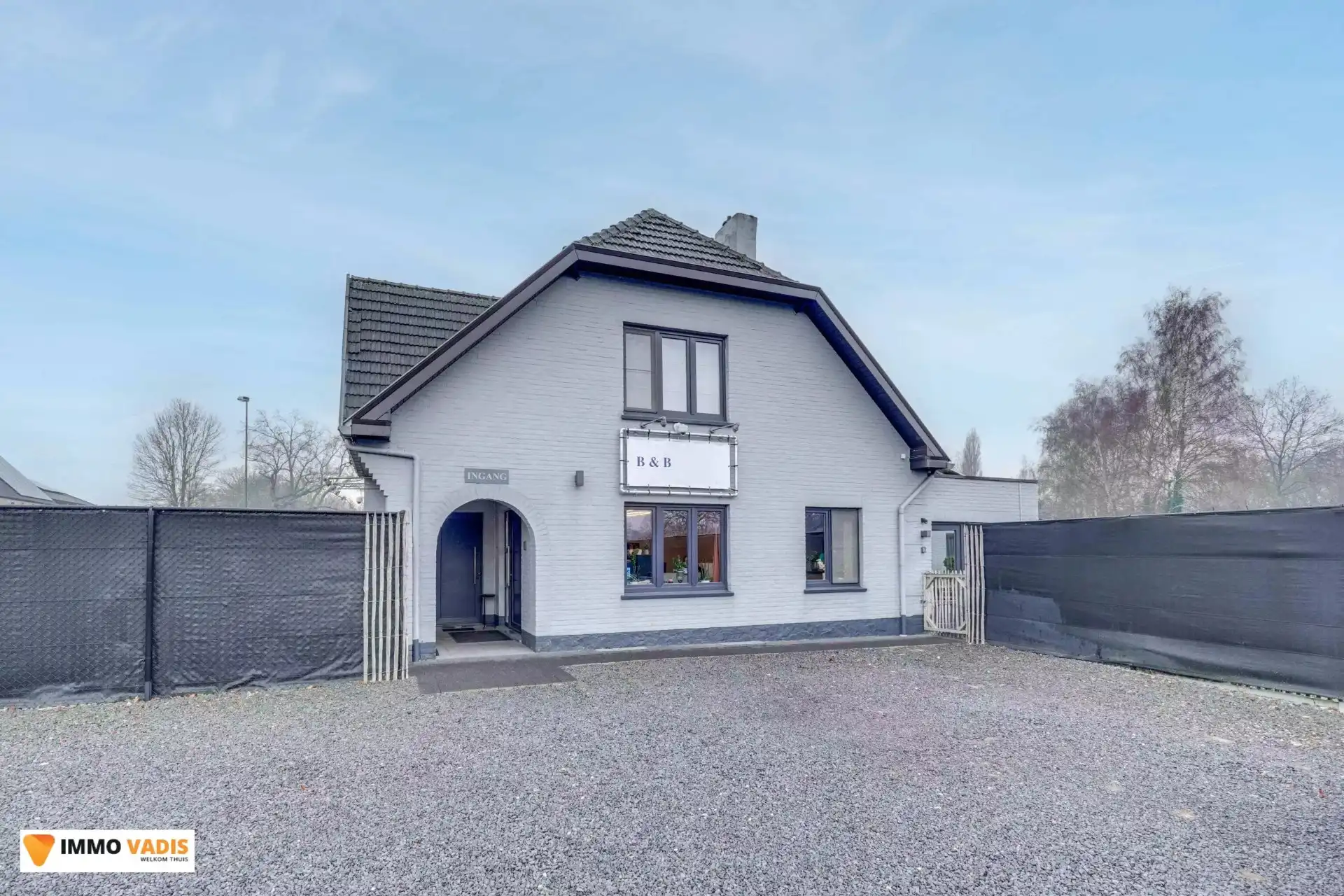 Polyvalente , uitstekend onderhouden villa met vijf slaapkamers foto {{pictureIndex}}