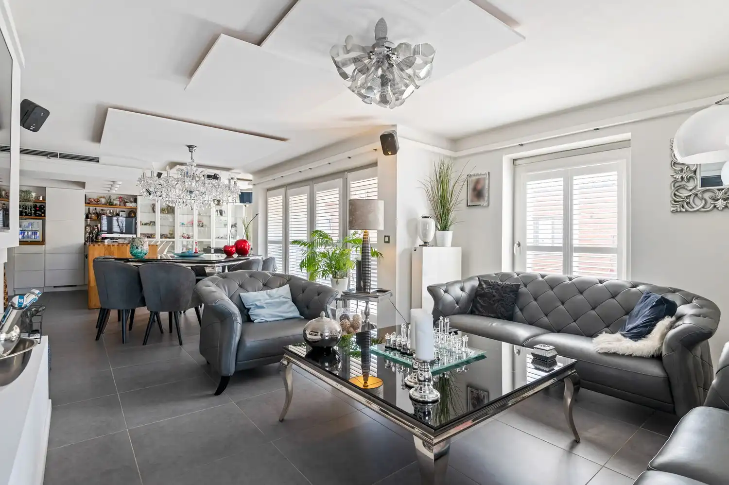 Duplex appartement met 3 slaapkamers te koop in Hoboken! foto {{pictureIndex}}