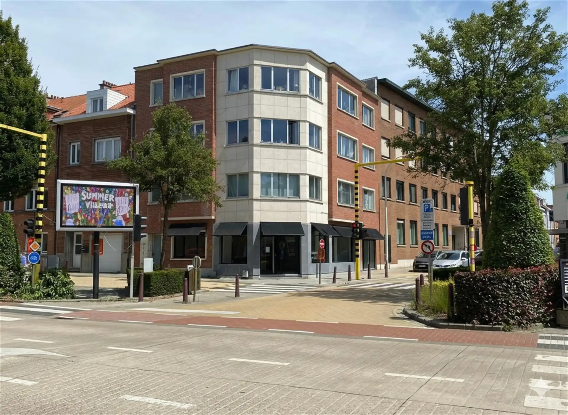 Opbrengsteigendom foto {{pictureIndex}}