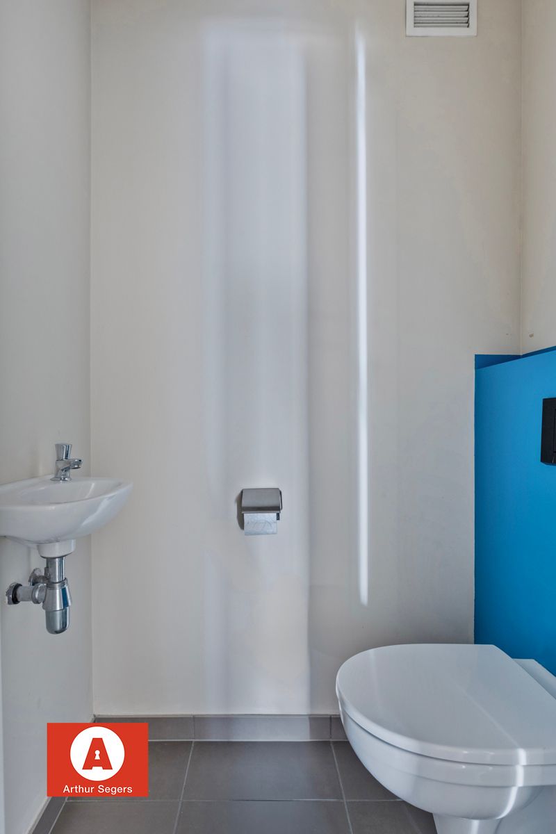 !!! IN OPTIE !!! Energiezuinig gelijkvloers appartement met 2 slaapkamers foto 3