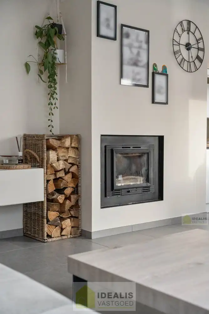 RECENTE, PERFECT ONDERHOUDEN EN MODERN OPGETROKKEN WONING foto 3