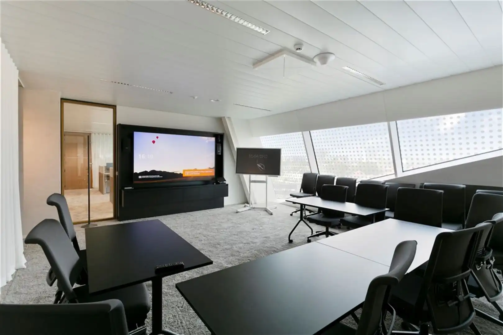 Diamond Building - Ingericht kantoren  foto 12