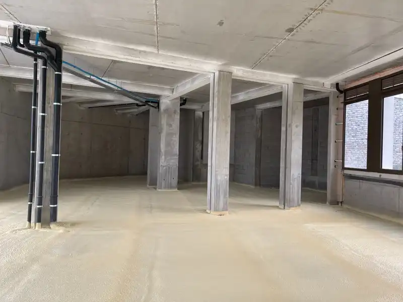 Handelspand  van 214 m² te koop in het centrum van Beringen. foto 8