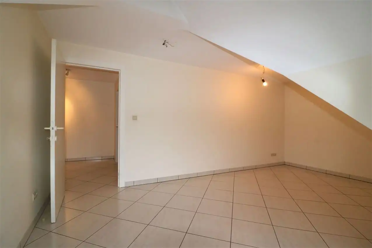 Duplex met 3 slpk., ruim terras en garage nabij station foto 20