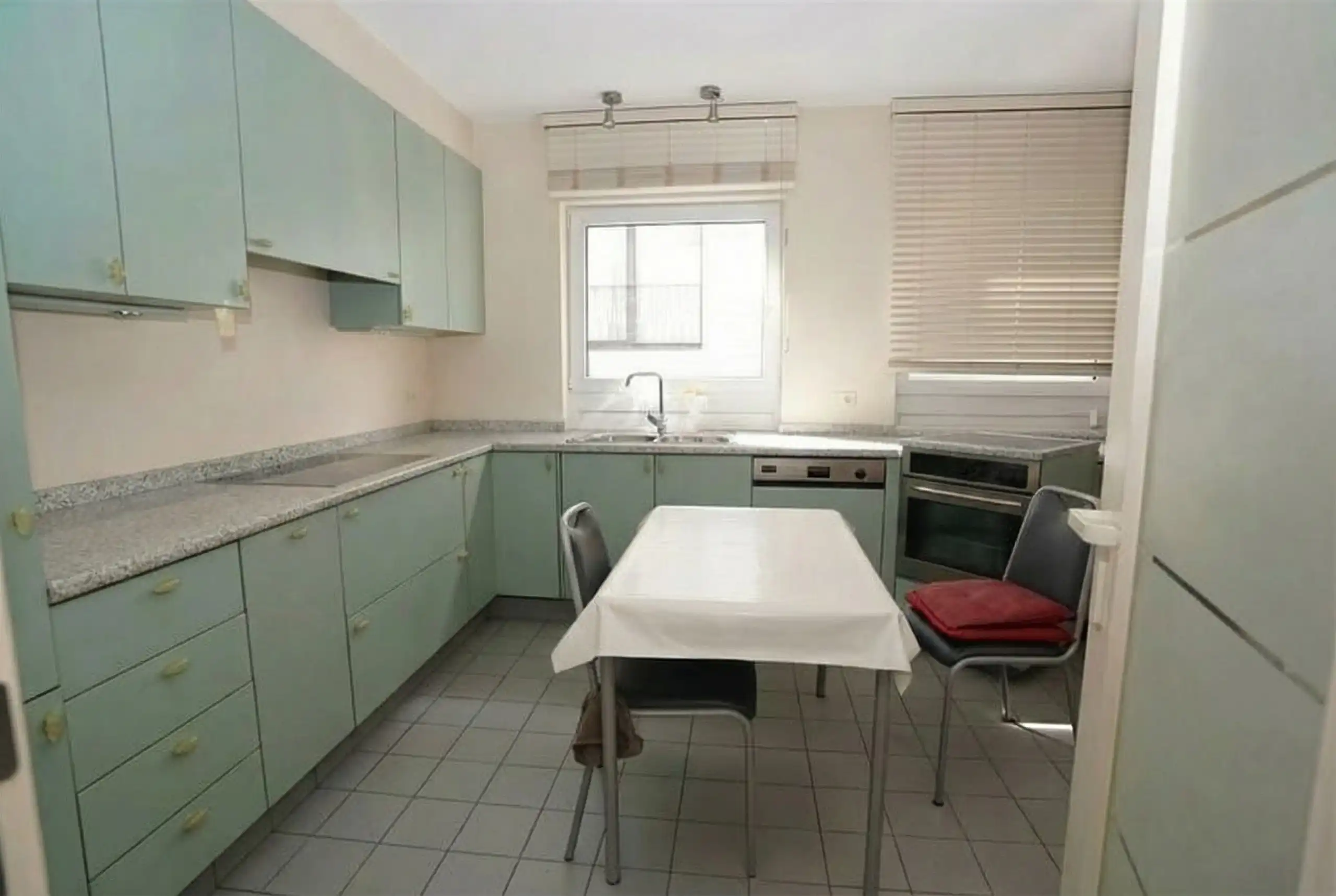 Zeer goed gelegen stadsappartement met garage + groot terras foto 10