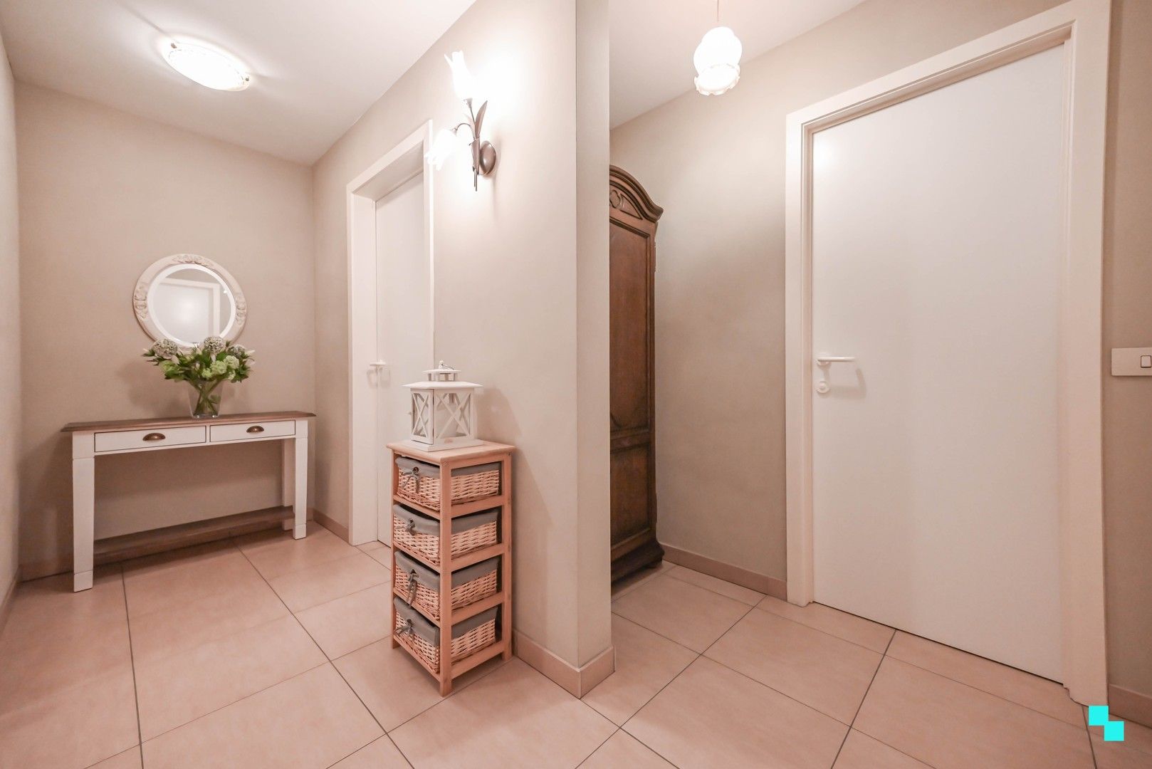 Ruim tweeslaapkamer appartement nabij centrum Izegem foto 5