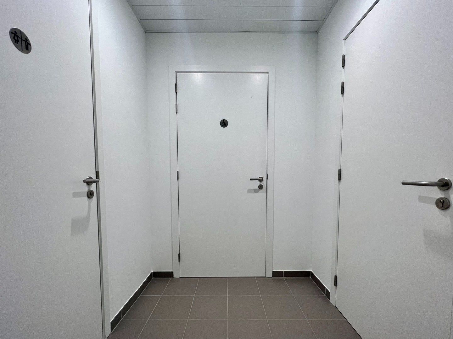 Moderne kantoorruimte op AAA-locatie met uitstekende zichtbaarheid foto 4