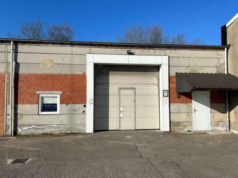 Ruime magazijn- of atelierruimte van 833 m² foto {{pictureIndex}}