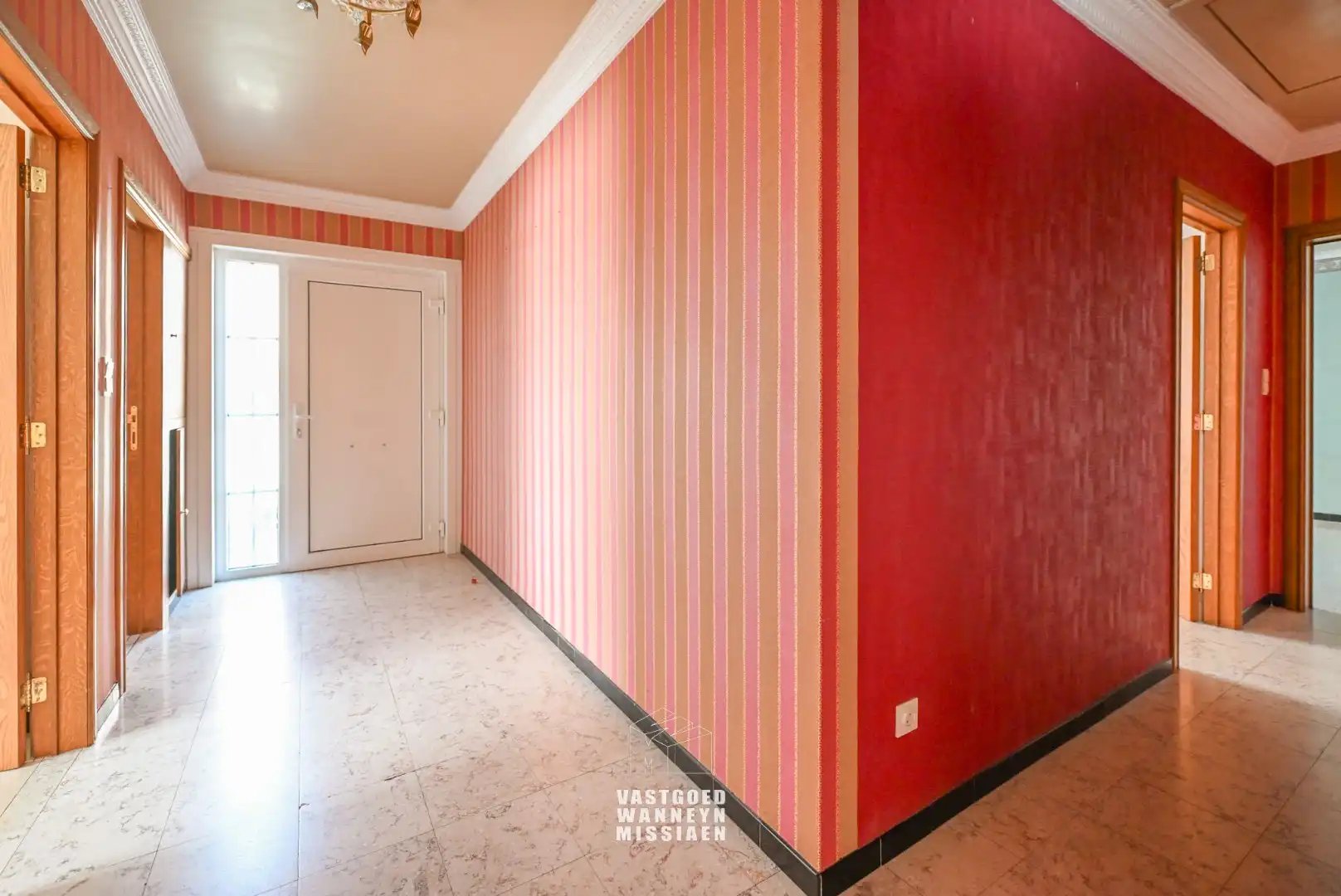 Te renoveren gelijkvloerse woning met  3slpk, garage, tuin op 1290m2 foto 14