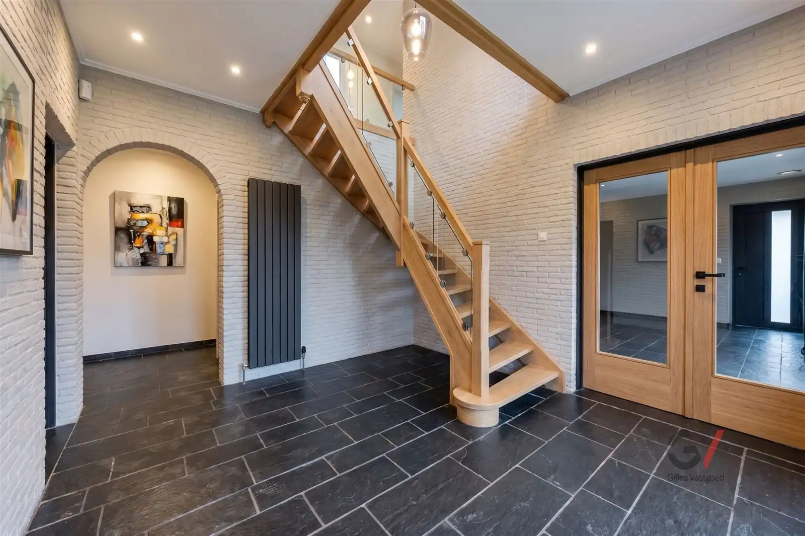 Woning met veel potentieel en karakter foto 3