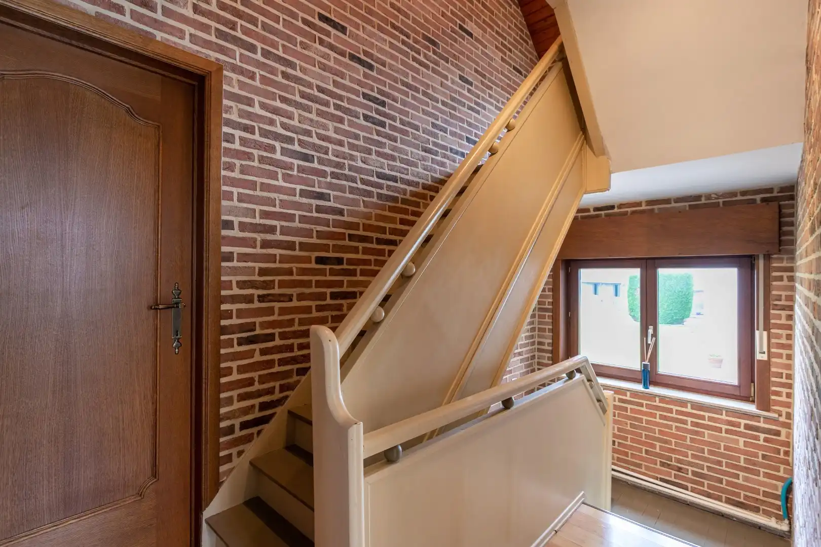 Ruime woning met naastgelegen bouwgrond en loods foto 33