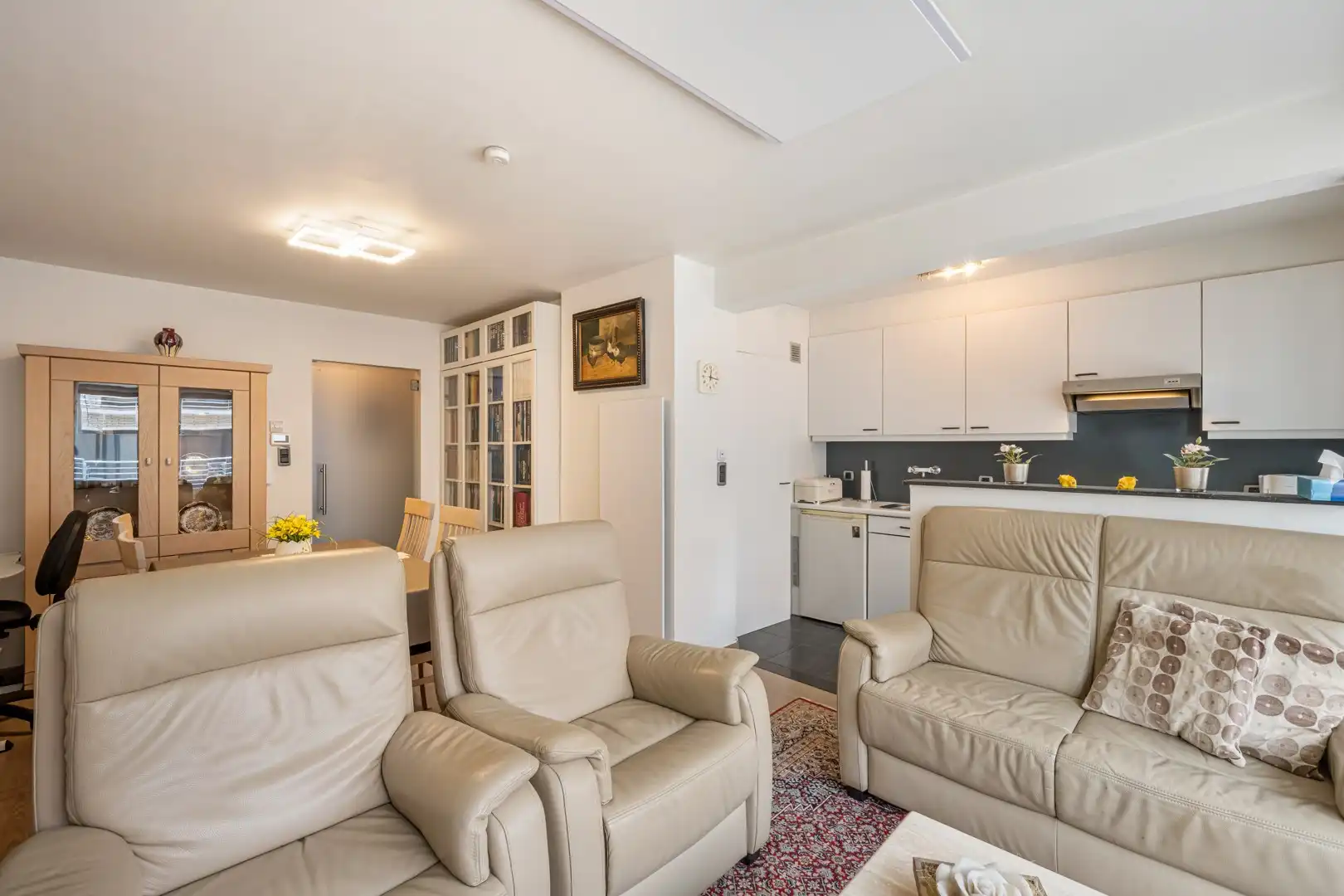 BREDENE | Instapklaar appartement vlak bij het strand met 2 slaapkamers en staanplaats foto 6
