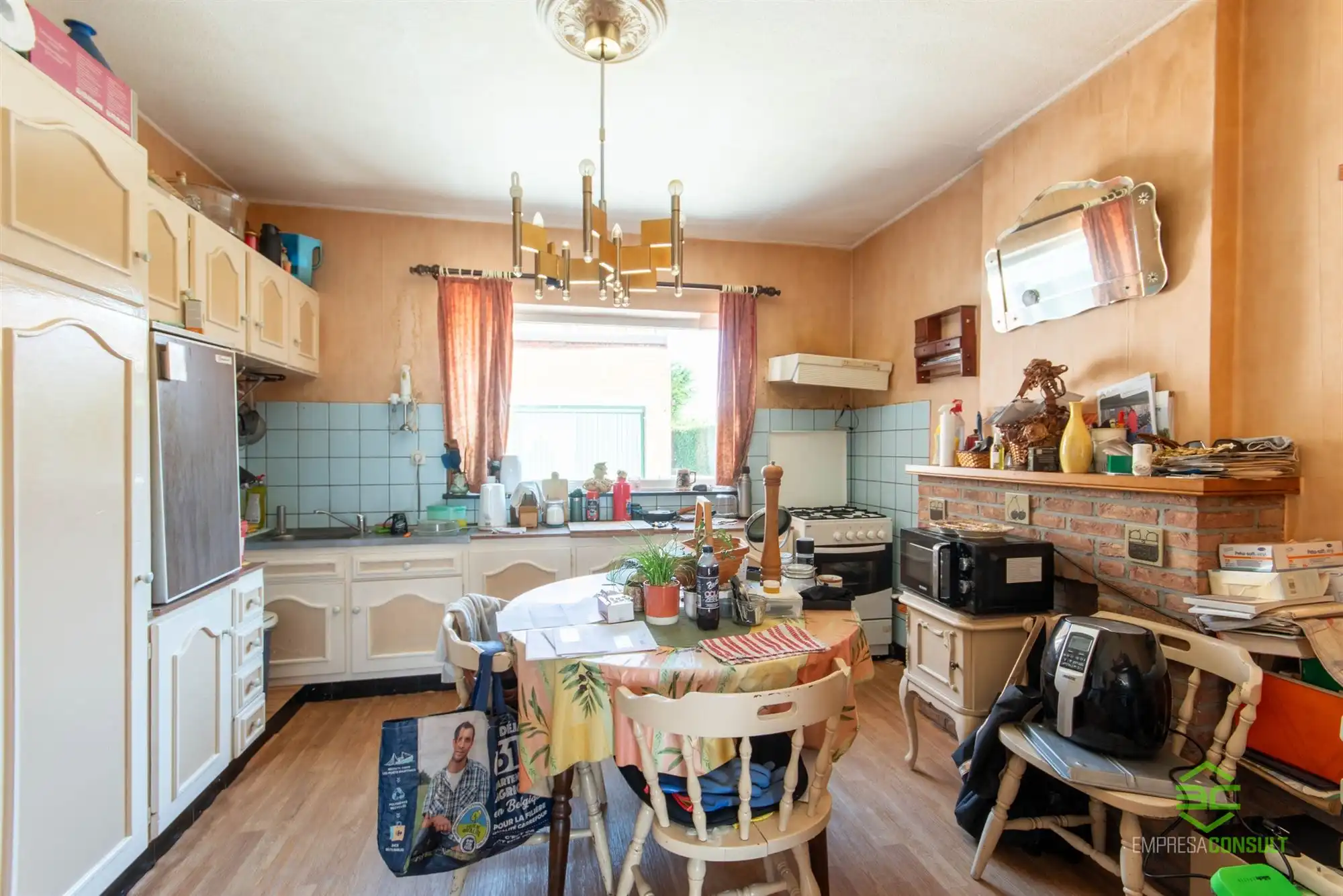Te renoveren woning met ruime tuin op een rustige ligging! foto 4