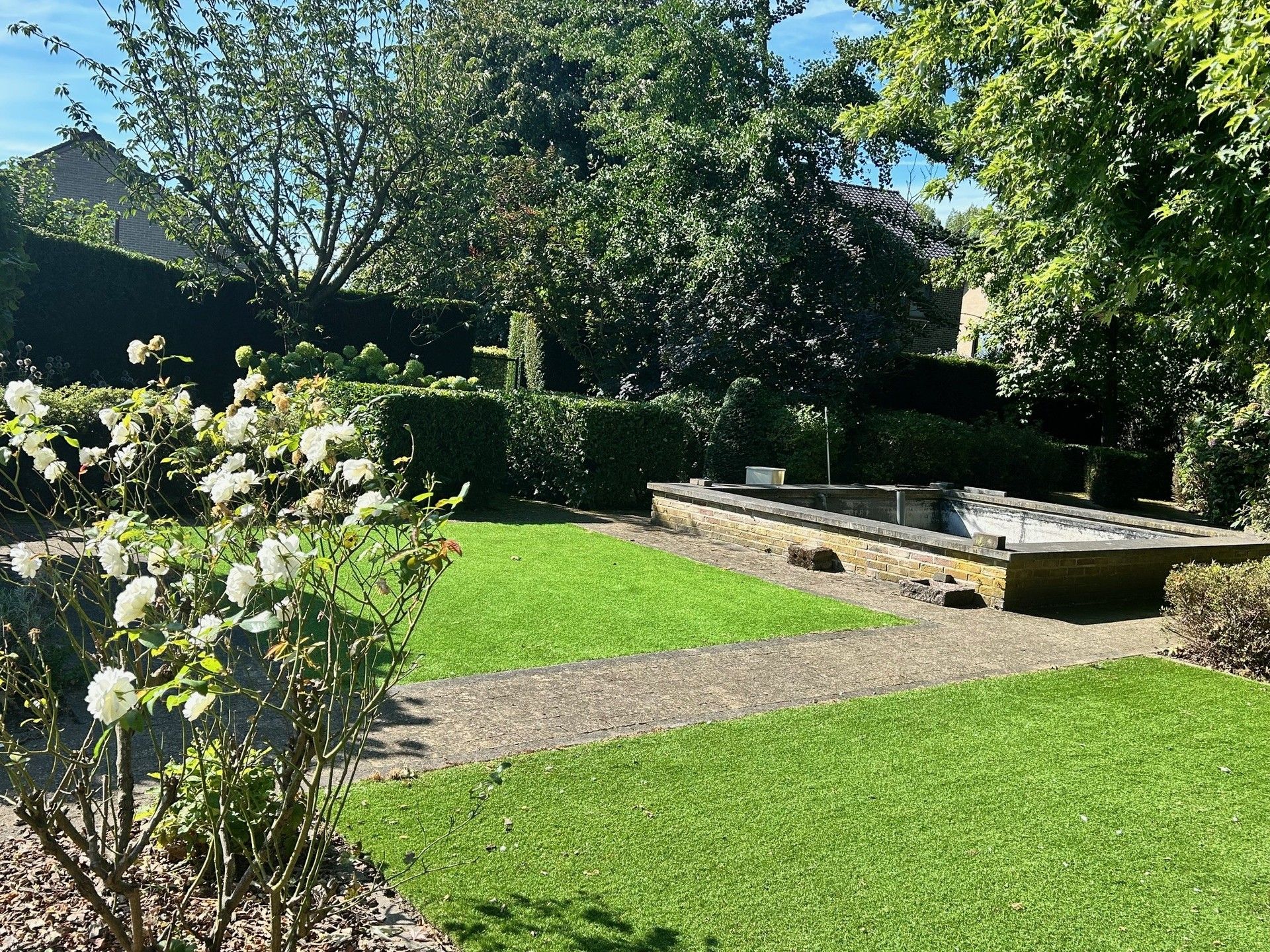 Ruime woning met aangelegde tuin in Rosmeer foto 12
