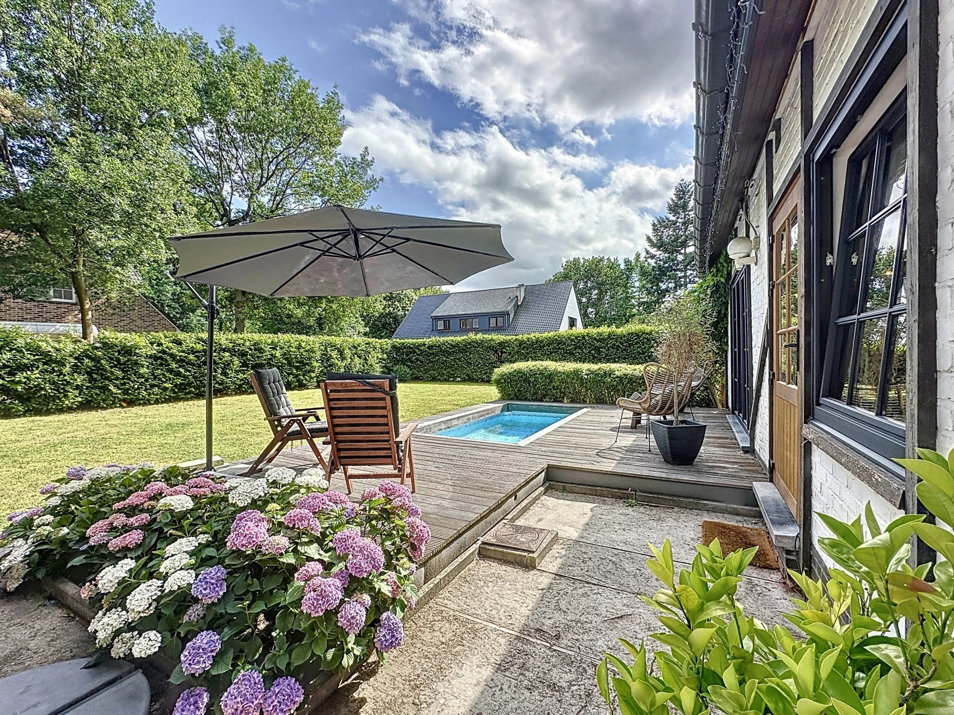 Volledig gerenoveerde villa in de Europese wijk. foto 40