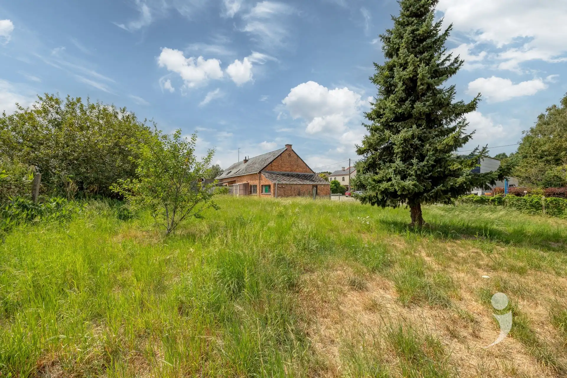 Te renoveren woning met veel potentiëel foto 27