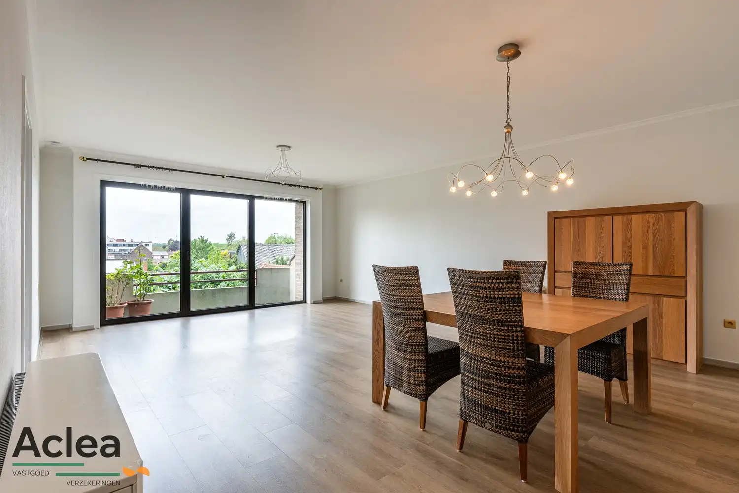 Ruim instapklaar appartement met 2 terrassen foto 4