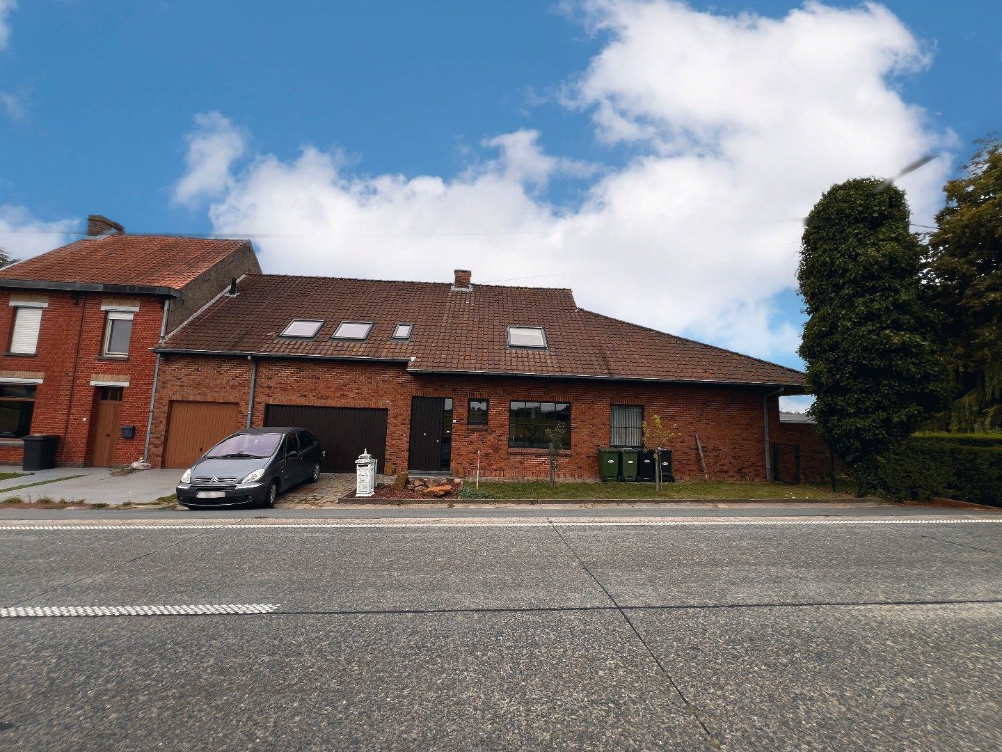 RUIME, LANDELIJKE WONING MET 3 SLAAPKAMERS, TUIN EN GARAGE IN DE KLIJTE foto {{pictureIndex}}