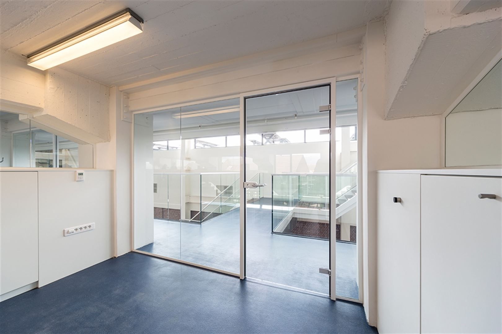 Kantoorgebouw foto 9