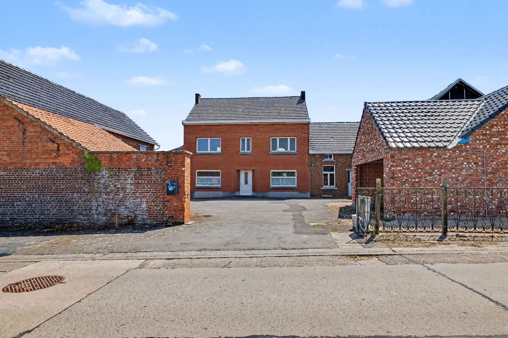 te koop te Sint-Pieters-Kapelle: charmante U-hoeve met prachtig uitzicht over de velden!  foto 2