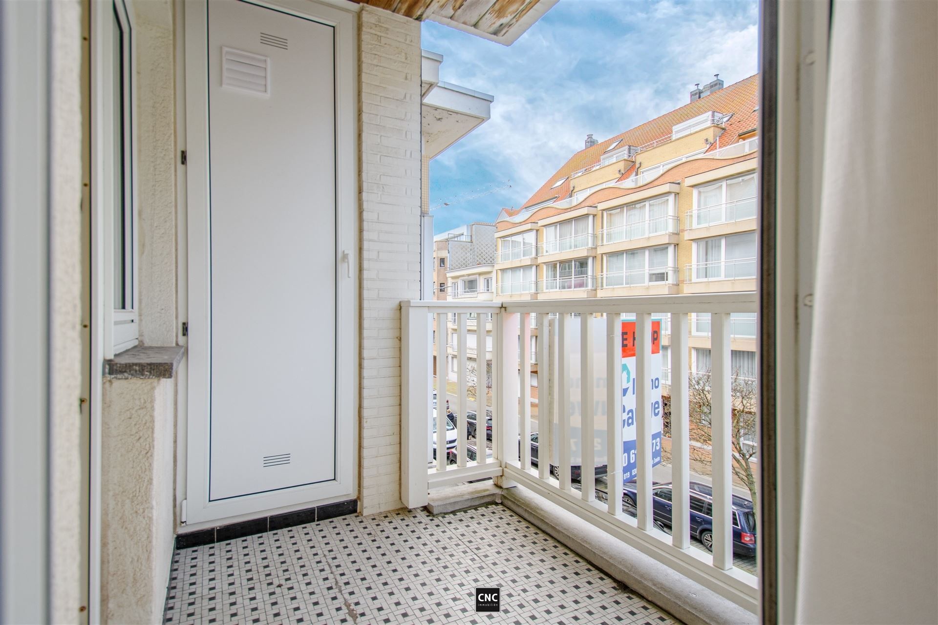 Ruim gerenoveerd appartement met 3 slaapkamers op enkele stappen van het Rubensplein foto 7