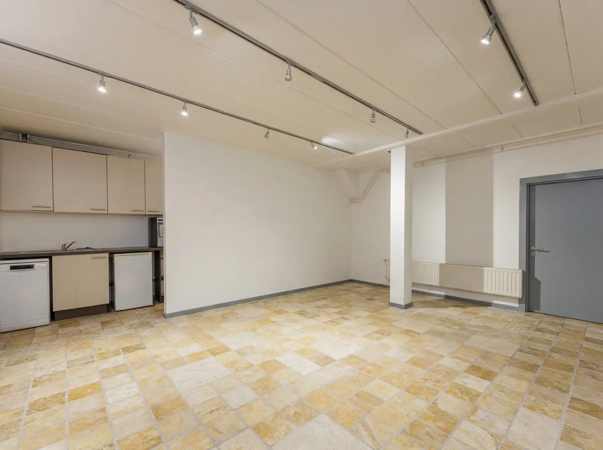 Gunstig gelegen kantoorruimte te huur foto 4