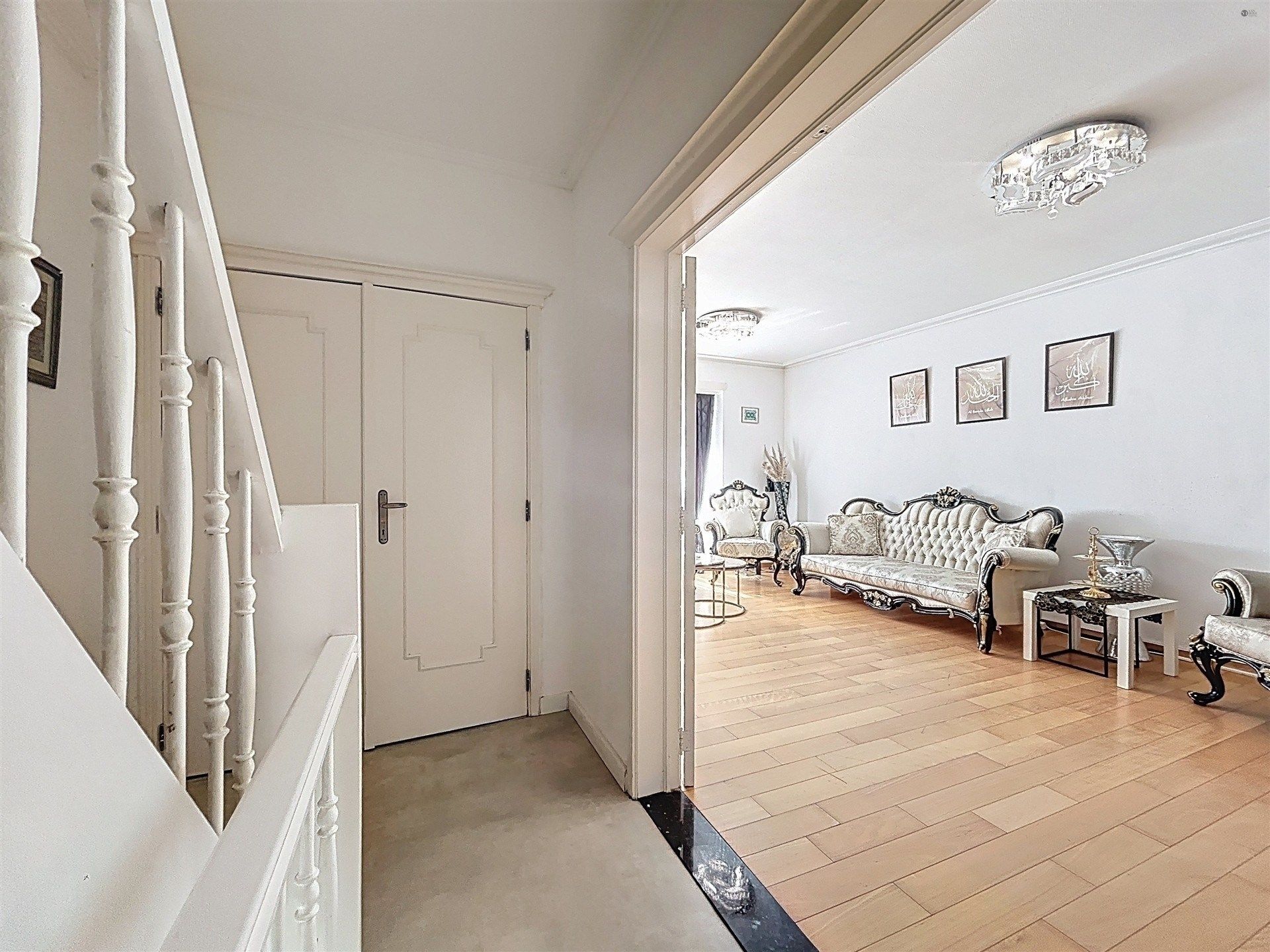 gezinswoning met 6 slaapkamers, 2 badkamers op toplocatie foto 10