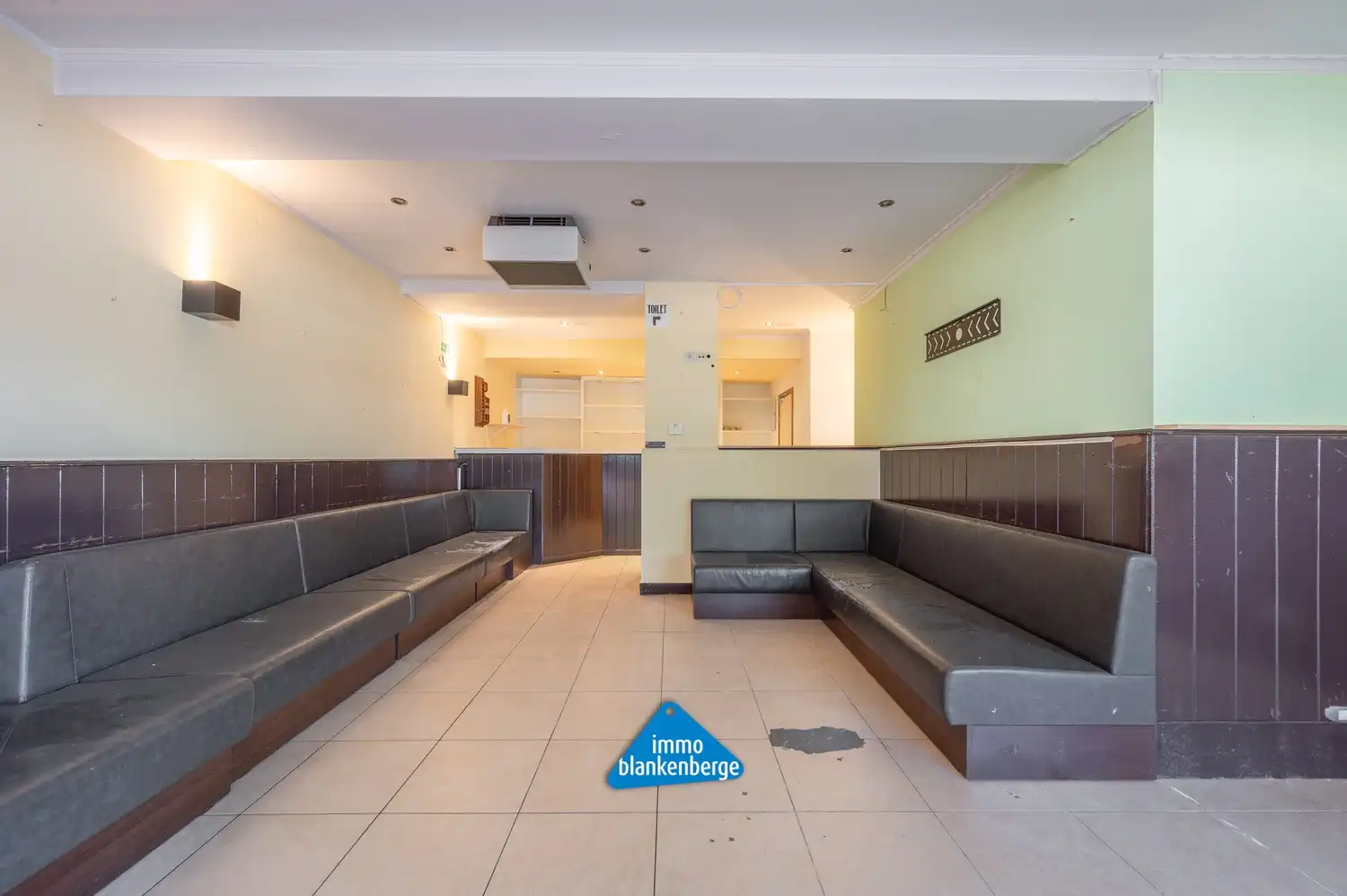 Handelspand op topligging bij de jachthaven – ideaal voor horeca foto 6